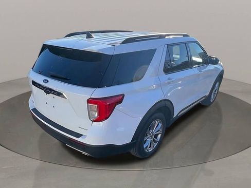 Used 2021 Ford Explorer XLT w/ Equipment Group 202A image 6