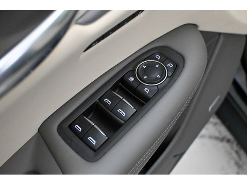 Certified 2021 Cadillac XT5 Premium Luxury image 31