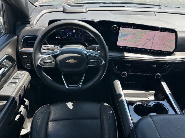 Used 2025 Chevrolet Tahoe Premier AWD/4WD image 14