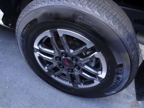 Used 2025 Toyota Tacoma TRD Sport AWD/4WD image 12