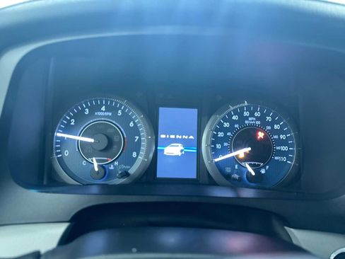 Used 2017 Toyota Sienna XLE Premium w/ Protection Package image 22