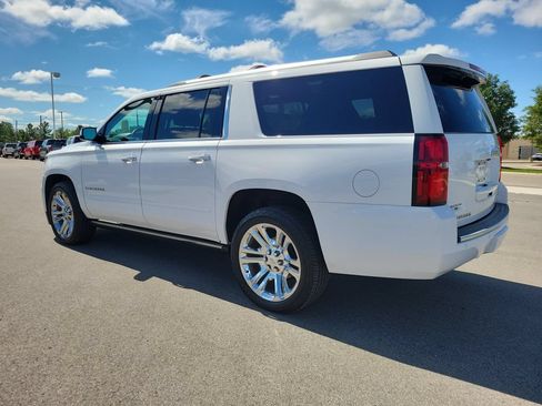 Used 2020 Chevrolet Suburban Premier w/ Premier Plus Edition AWD/4WD image 3