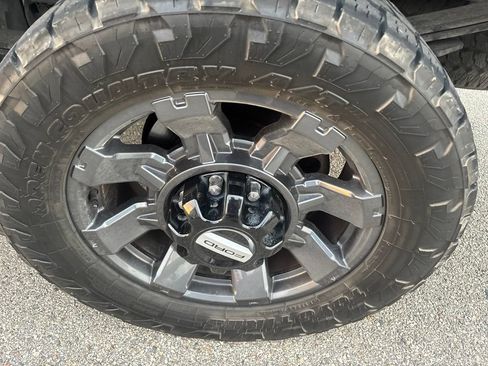 Used 2023 Ford F250 Lariat w/ Sport Appearance Package AWD/4WD image 8