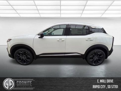 New 2026 Nissan Kicks SR w/ SR Premium Package AWD/4WD image 2
