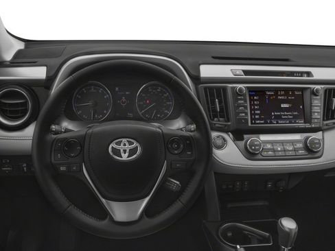 Used 2018 Toyota RAV4 Limited image 7