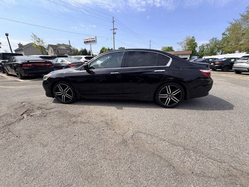 Used 2017 Honda Accord Sport image 42