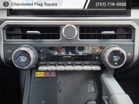 Used 2025 Toyota 4Runner Limited image 17