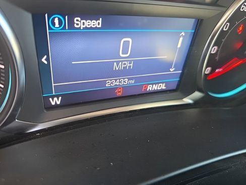 Used 2023 Chevrolet Equinox LS w/ LS Convenience Package FWD image 6