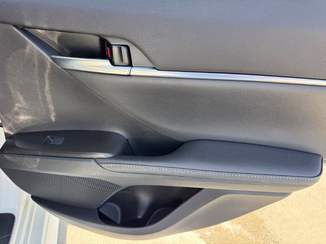 Used 2024 Toyota Camry XSE FWD image 10