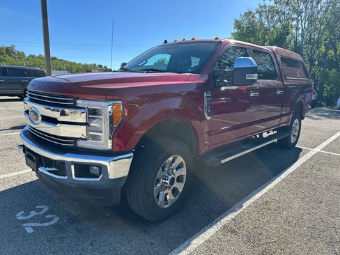 Used 2019 Ford F250 Lariat w/ Lariat Ultimate Package AWD/4WD image 2
