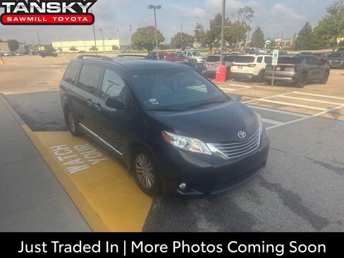 Used 2016 Toyota Sienna XLE w/ XLE Navigation Package FWD image 1