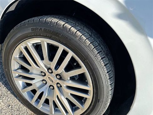 Used 2022 Ford Expedition Platinum image 39