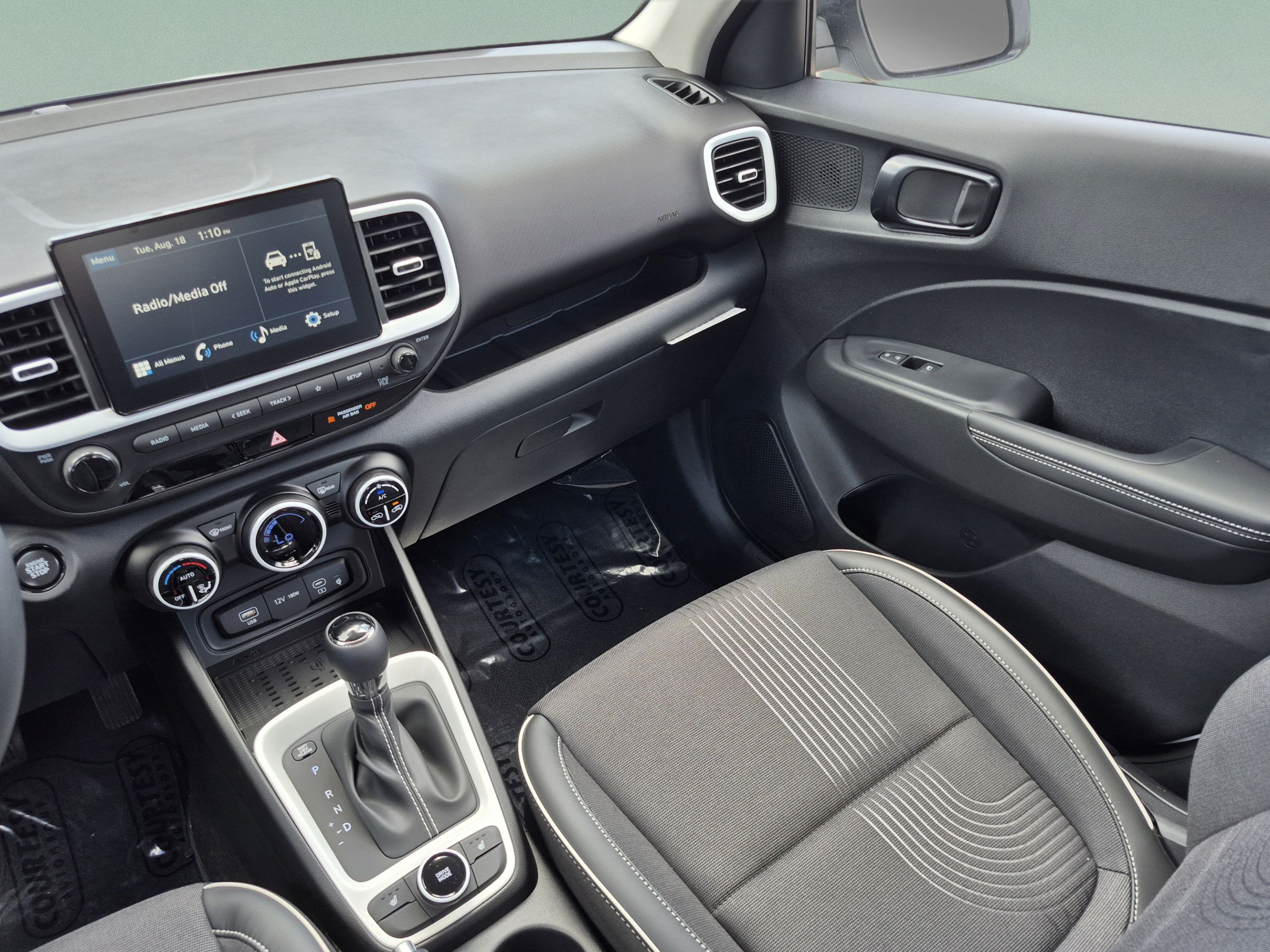 New 2026 Hyundai Venue SEL FWD image 13