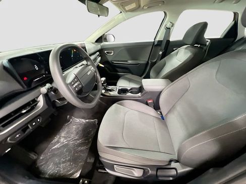 New 2025 Kia K4 LX image 19
