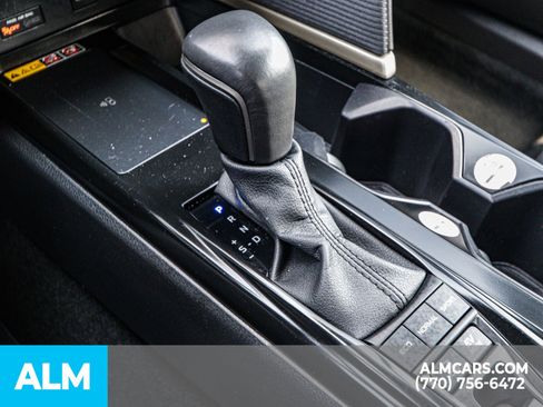 Used 2025 Toyota Camry SE image 45