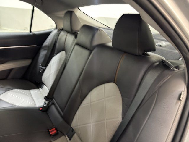 Used 2018 Toyota Camry XLE FWD image 20