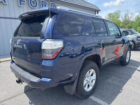 Used 2018 Toyota 4Runner SR5 AWD/4WD image 3