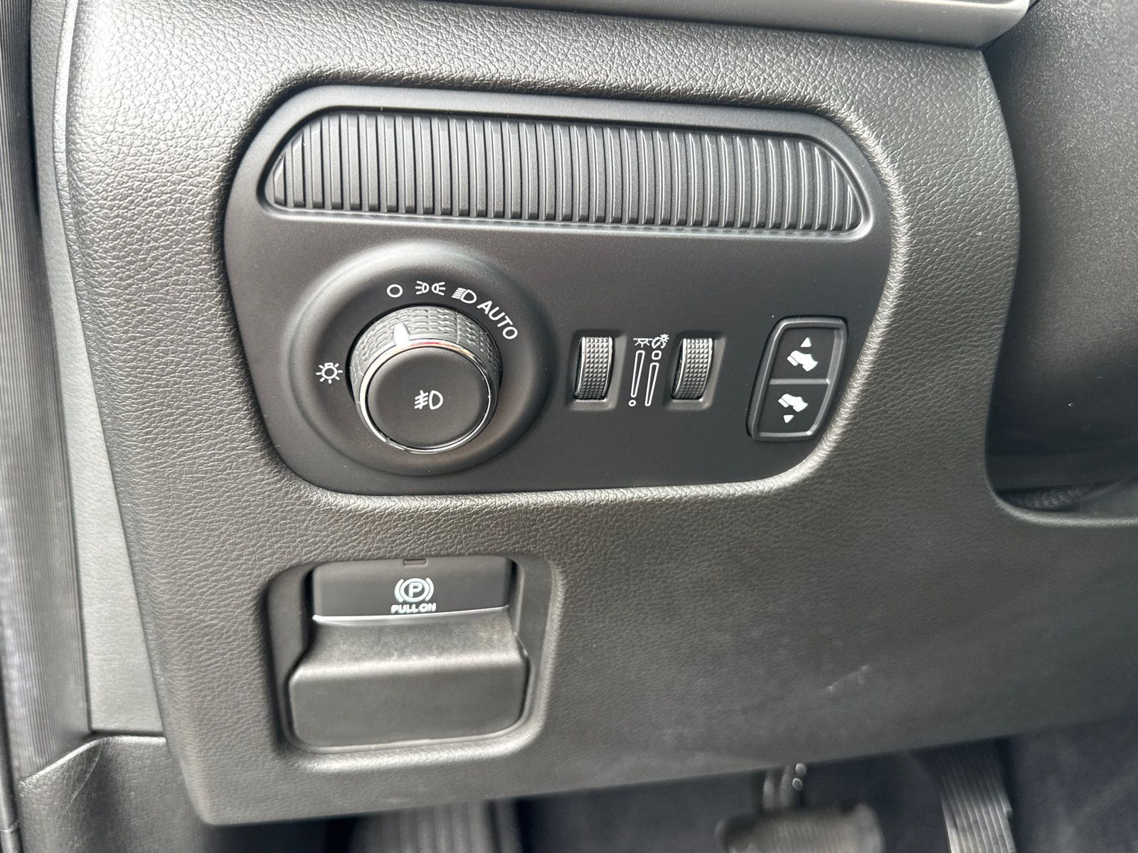 Used 2022 Jeep Wagoneer Series II AWD/4WD image 16
