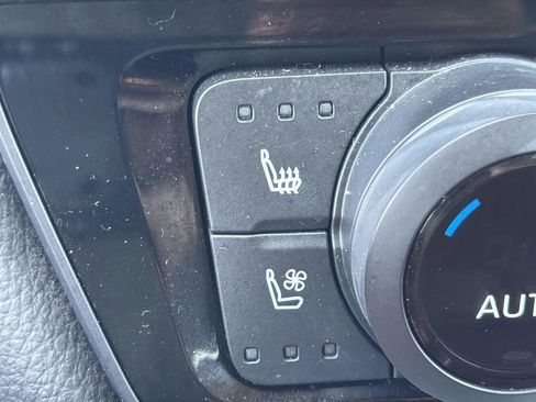 Used 2024 Toyota Grand Highlander AWD image 18