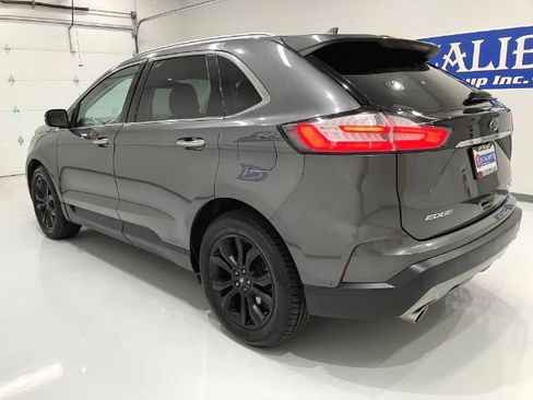 Used 2019 Ford Edge Titanium FWD image 17