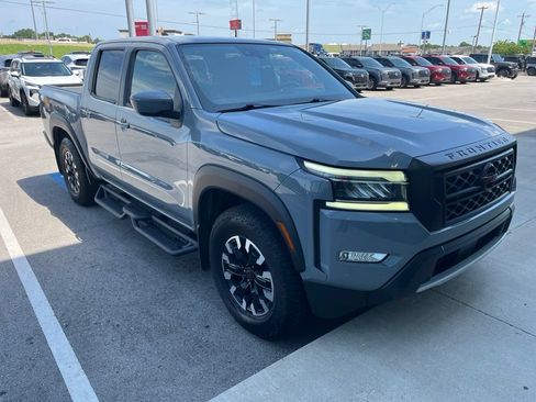 Used 2023 Nissan Frontier Pro-X w/ Technology Package RWD image 3