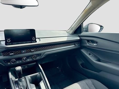 Certified 2025 Honda Accord SE image 25
