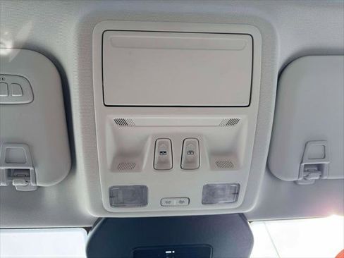 Used 2025 Ford Escape SE w/ PHEV Premium Package image 31