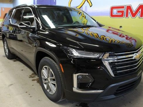 Used 2023 Chevrolet Traverse LT FWD image 3