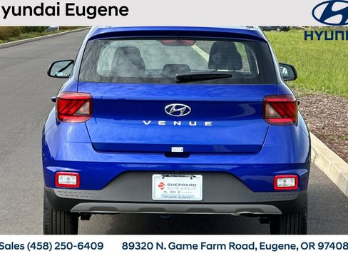 New 2025 Hyundai Venue SEL FWD image 5