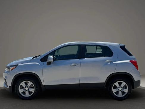 Used 2020 Chevrolet Trax LS FWD image 3