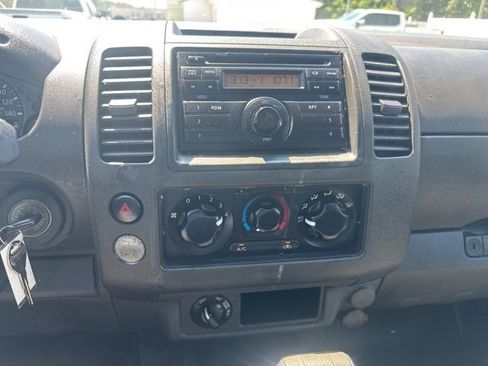 Used 2008 Nissan Frontier SE w/ SE Value Truck Pkg AWD/4WD image 14