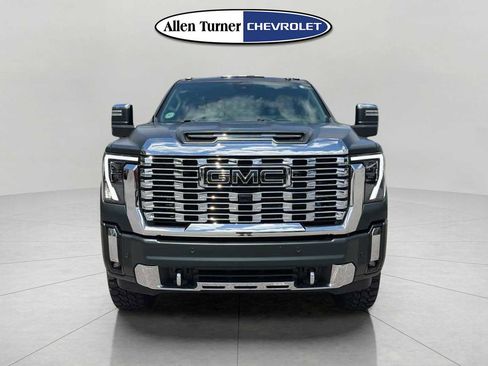 Used 2024 GMC Sierra 2500 Denali w/ Denali Reserve Package AWD/4WD image 2