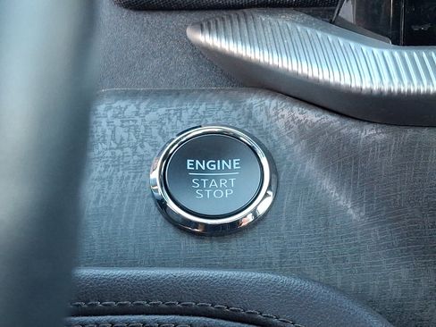 Used 2025 Ford Explorer Platinum w/ Ultimate Package image 27