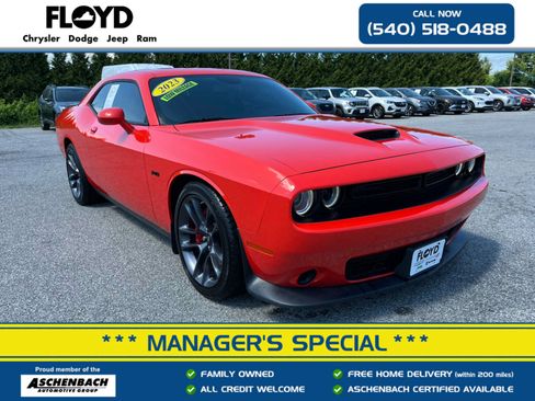 Used 2023 Dodge Challenger R/T RWD image 1