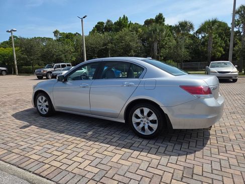 Used 2010 Honda Accord EX-L image 9