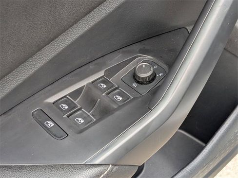 Used 2024 Volkswagen Jetta SE image 12
