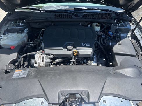 Used 2011 Buick Lucerne CXL w/ Driver Confidence Package FWD image 36