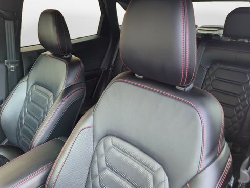 Used 2024 Ford Escape ST-Line Elite w/ Premium Technology Package AWD/4WD image 11