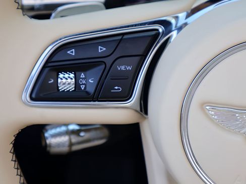 Used 2023 Bentley Continental GT Azure image 24