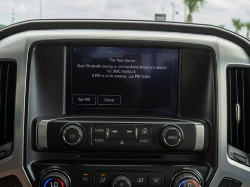 Used 2015 GMC Sierra 1500 SLT w/ SLT Preferred Package AWD/4WD image 19