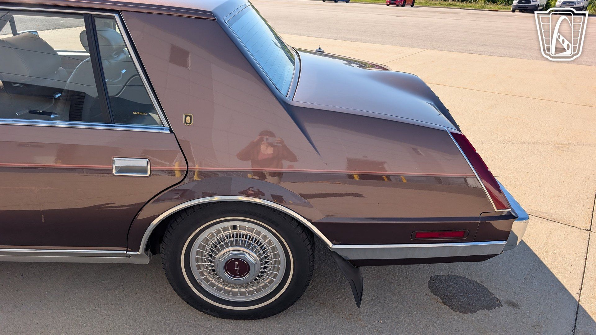 Used 1987 Lincoln Continental Signature RWD image 32