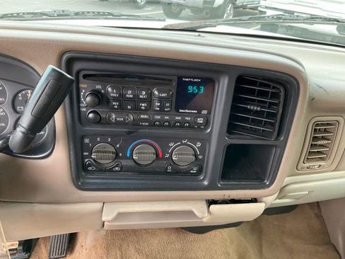 Used 2002 Chevrolet Suburban LS RWD image 11