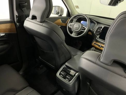 Used 2025 Volvo XC90 B6 Plus AWD/4WD image 30