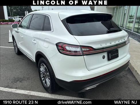 Certified 2022 Lincoln Nautilus AWD w/ Premium Package image 4