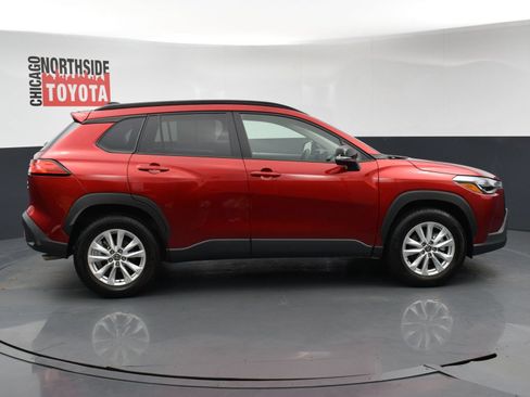 Used 2025 Toyota Corolla Cross LE AWD/4WD image 5