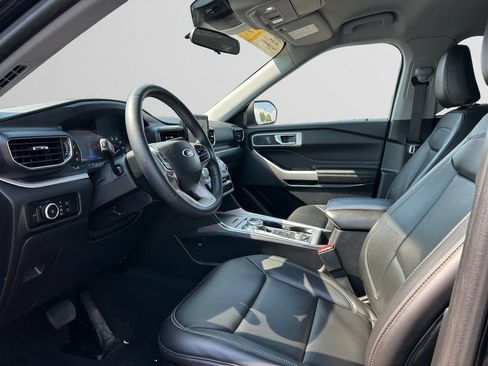 Used 2023 Ford Explorer XLT w/ Equipment Group 202A AWD/4WD image 9