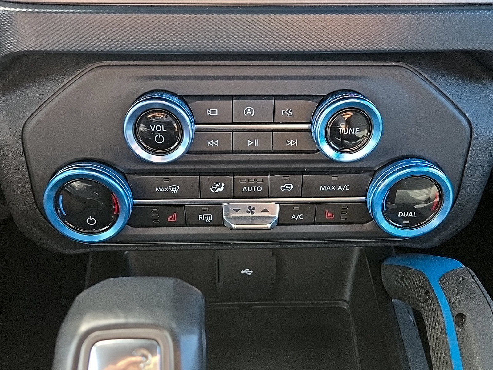 Certified 2023 Ford Bronco Outer Banks w/ Sasquatch Package AWD/4WD image 19