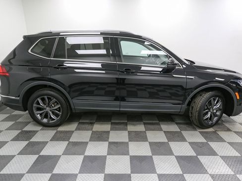 Certified 2023 Volkswagen Tiguan SE image 9