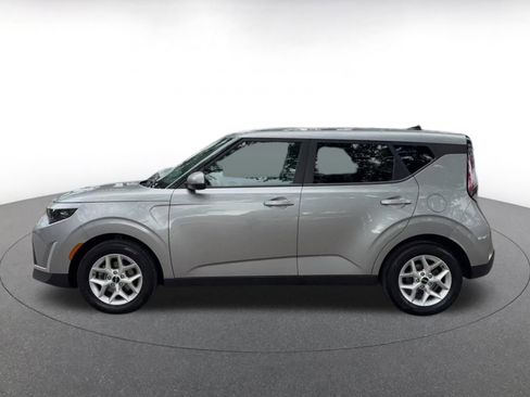 Used 2025 Kia Soul LX w/ LX Technology Package image 9