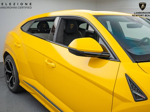 Used 2022 Lamborghini Urus image 4